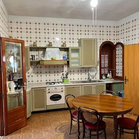 {beach-house } Mare Fuori Villa *