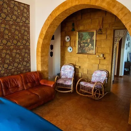 {beach-house } Mare Fuori Villa *