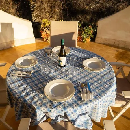 Villa {beach-house } Mare Fuori