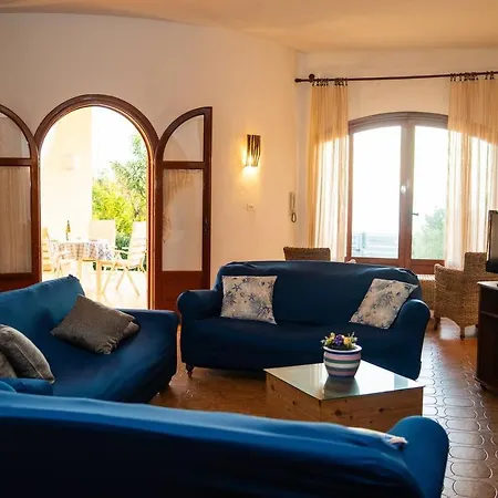 Villa {beach-house } Mare Fuori *