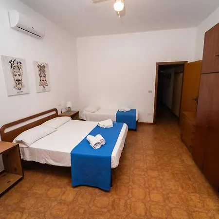 Villa {beach-house } Mare Fuori